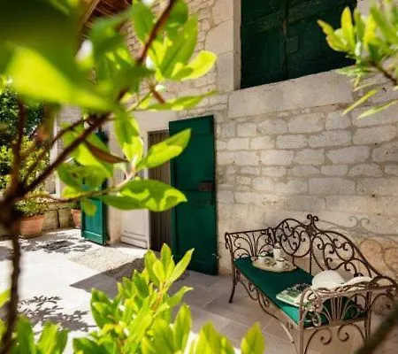 Domaine De Saint-géry Hotel