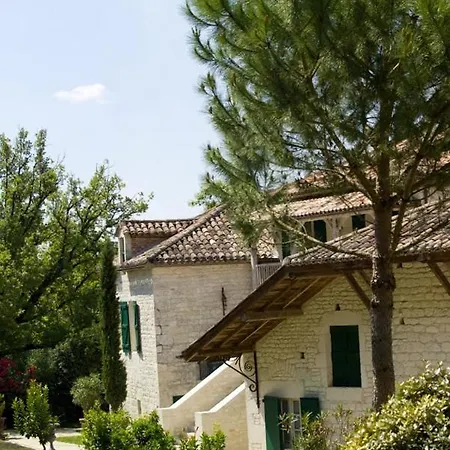 Domaine De Saint-géry 4*