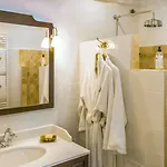 Hotel Domaine De Saint-gery - Teritoria 4*