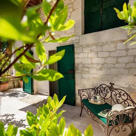 Szálloda Domaine De Saint-gery - Teritoria 4*